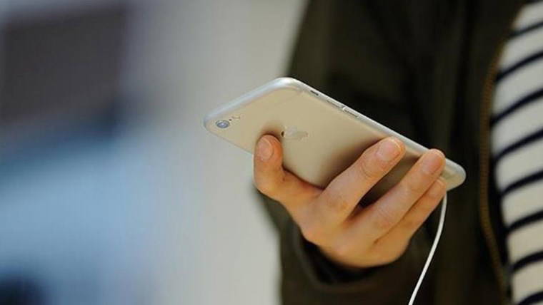 Telefonu tutuş şekliniz kişiliğinizi ortaya çıkarıyor olabilir!