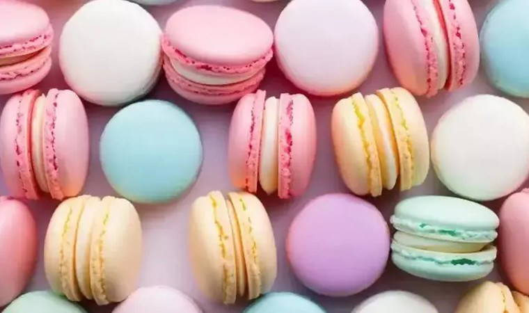 Çay saatlerine çok yakışan enfes Fransız lezzeti: Macaron tarifi...