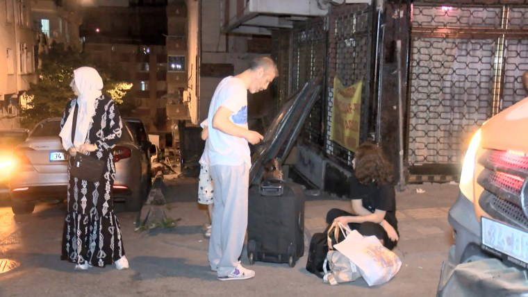 Esenler'de 6 katlı binada çatlaklar oluştu: Apartman sakinleri tahliye edildi!