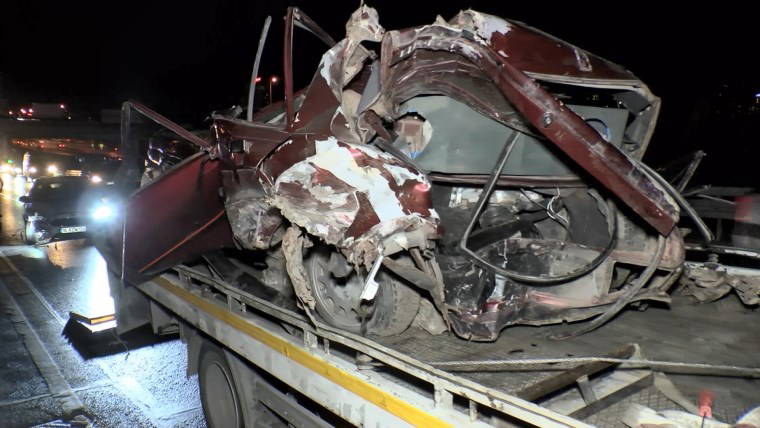 Beylikdüzü D-100'de kaza: Yaralılar var!