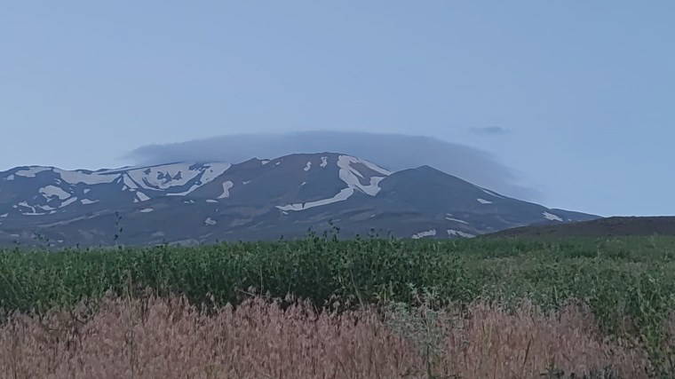 Tablo gibi görüntü... Süphan Dağı'nda mercek bulutu görüldü!