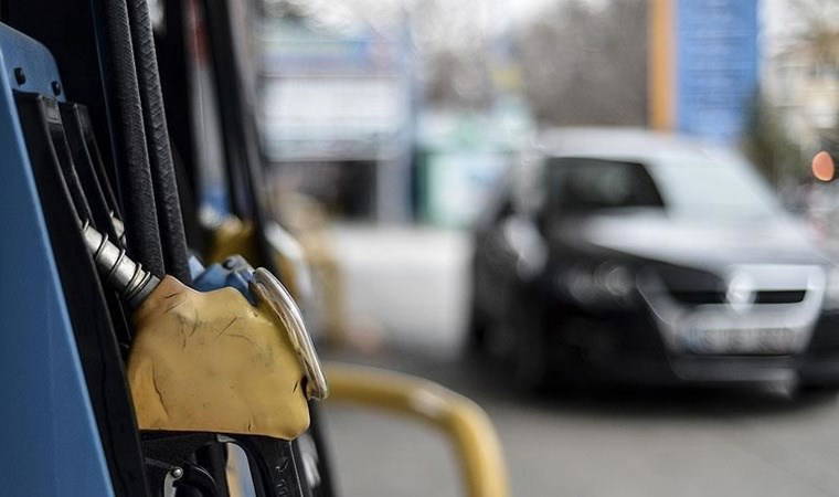 Akaryakıt fiyatlarına zam yağmuru sürüyor: Tabelalar bu gece yeniden değişecek!