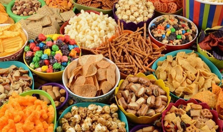 Bu gıdalar cilt problemlerinizin gizli sebebi olabilir: Cilt sağlığına iyi gelmeyen 8 besin