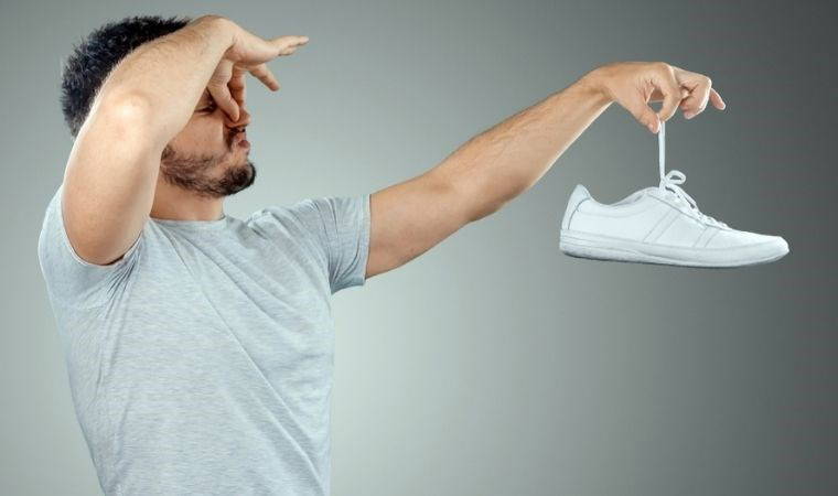 Kötü ayak kokusu nasıl önlenir? Ayak kabusuna son verecek tavsiyeler!