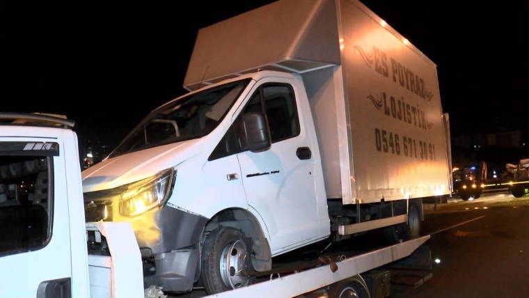 Beşiktaş TEM Otoyolu'nda zincirleme trafik kazası: 1'i ağır 3 yaralı