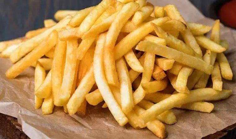 Dondurulduğunda tehlikeli hale geliyor, zehirlenmelere sebep oluyor: Buzlukta asla bulundurmamanız gereken 10 besin