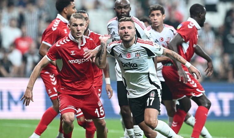 Spor yazarları Beşiktaş - Sivasspor maçını yorumladı: 'Van Bronckhorst rekabetçi bir kadro yarattı'