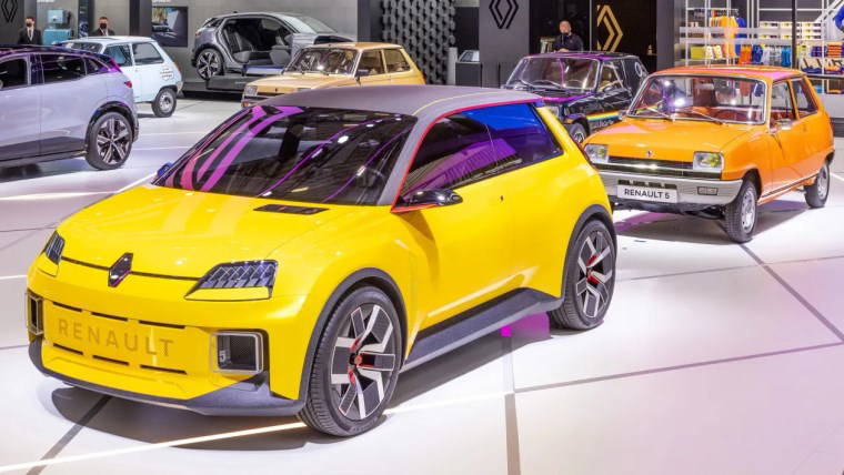 2025 yılının otomobili yine Renault'dan! Bu kez Renault 5 ve Alpine A290 zirvede...