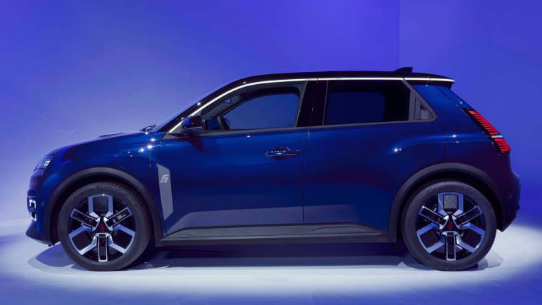 2025 yılının otomobili yine Renault'dan! Bu kez Renault 5 ve Alpine A290 zirvede...
