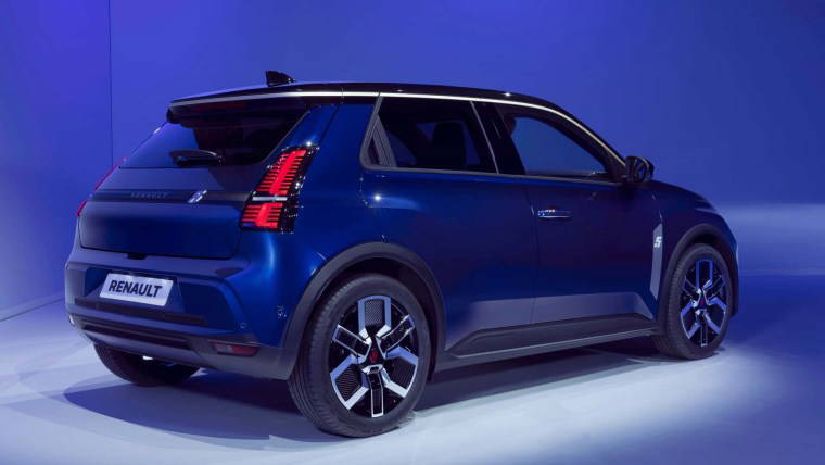 2025 yılının otomobili yine Renault'dan! Bu kez Renault 5 ve Alpine A290 zirvede...