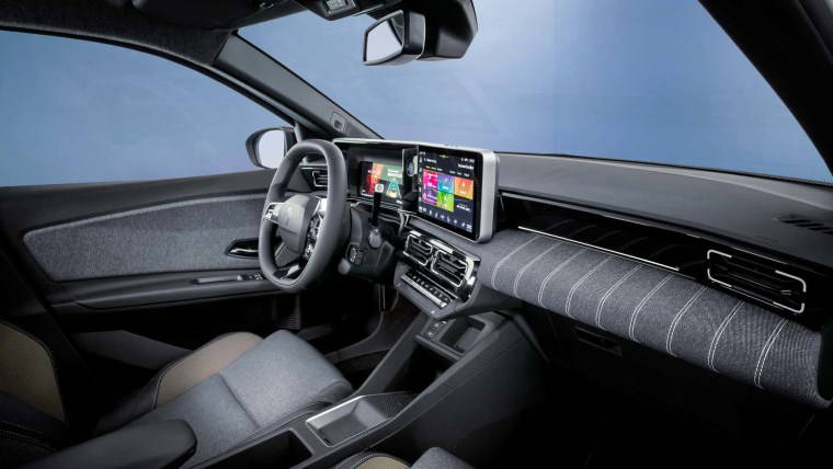 2025 yılının otomobili yine Renault'dan! Bu kez Renault 5 ve Alpine A290 zirvede...