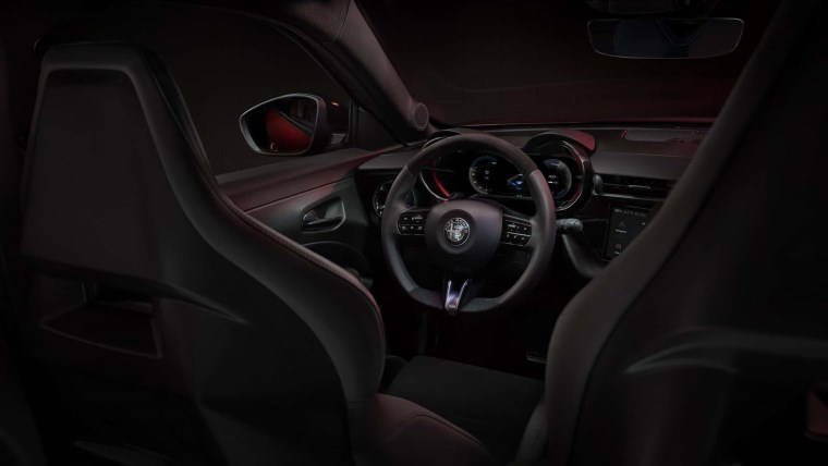 Avrupa'da Yılın Otomobili finalistleri belli oldu: Alfa Romeo Junior da listede...