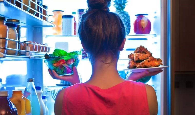 Gece açlığını bastırırken formunuzu koruyun: Geceleri tüketebileceğiniz 7 sağlıklı atıştırmalık