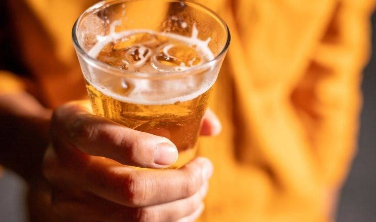 Parası alkollü içeceğin vergisine yetmeyenler canından oluyor! Peki alkollü içeceklerden ne kadar vergi alınıyor?