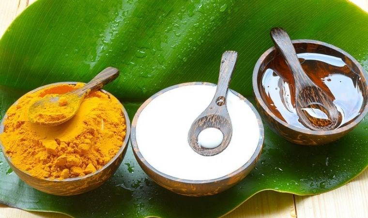 Cildinizi beslerken parlaklık ve gençlik kazandırın: Yaşlanma belirtilerini azaltan 5 doğal cilt maskesi