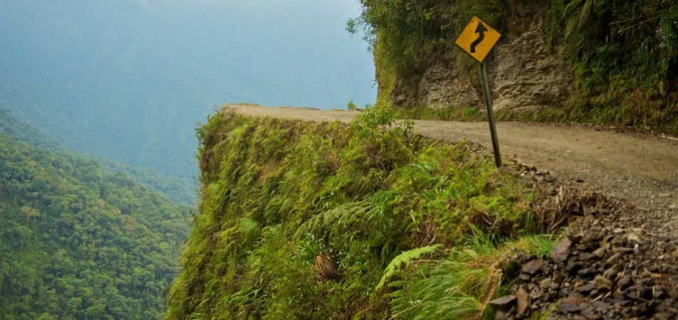 Bu yollardan geçmek büyük cesaret ister: Dünyanın en tehlikeli 8 karayolu