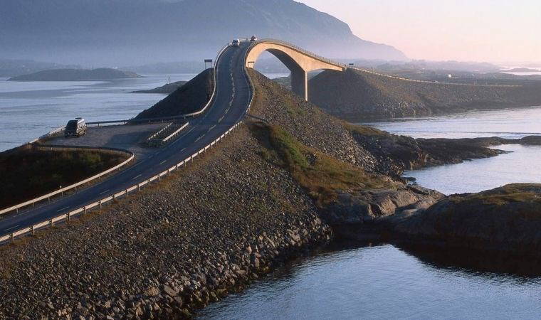 Bu yollardan geçmek büyük cesaret ister: Dünyanın en tehlikeli 8 karayolu