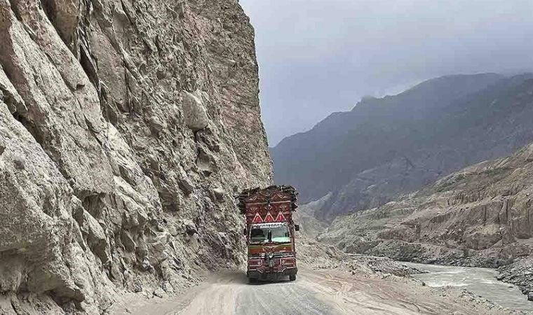 Bu yollardan geçmek büyük cesaret ister: Dünyanın en tehlikeli 8 karayolu