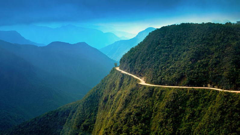 Bu yollardan geçmek büyük cesaret ister: Dünyanın en tehlikeli 8 karayolu