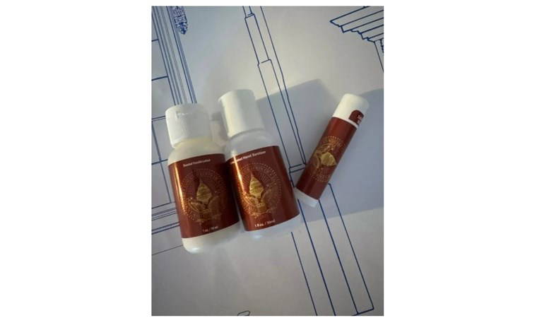 Trump'tan yemin törenine katılanlara tuhaf hediyeler... Çantadan neler çıkmadı ki?