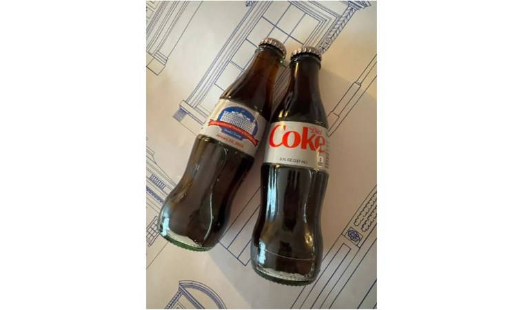 Trump'tan yemin törenine katılanlara tuhaf hediyeler... Çantadan neler çıkmadı ki?