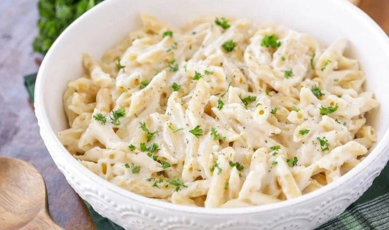 Dondurulduğunda tehlikeli hale geliyor, zehirlenmelere sebep oluyor: Buzlukta asla bulundurmamanız gereken 10 besin