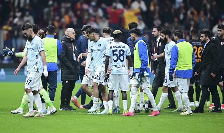 Spor yazarları Galatasaray - Adana Demirspor değerlendirdi: 'Türkiye ligi bitmiştir'