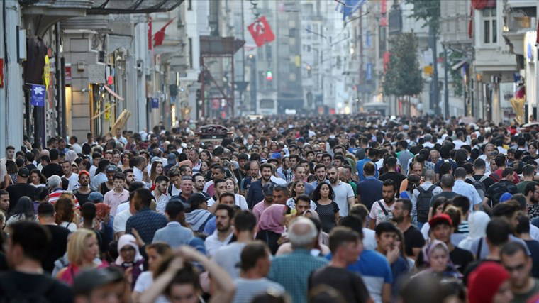 İstanbul’un o ilçesi 57 ili geride bıraktı! Türkiye’nin en kalabalık ilçeleri belli oldu