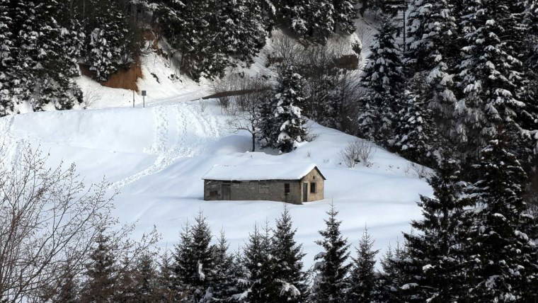 Karın süslediği  Zigana Dağı'nda kartpostallık görüntüler