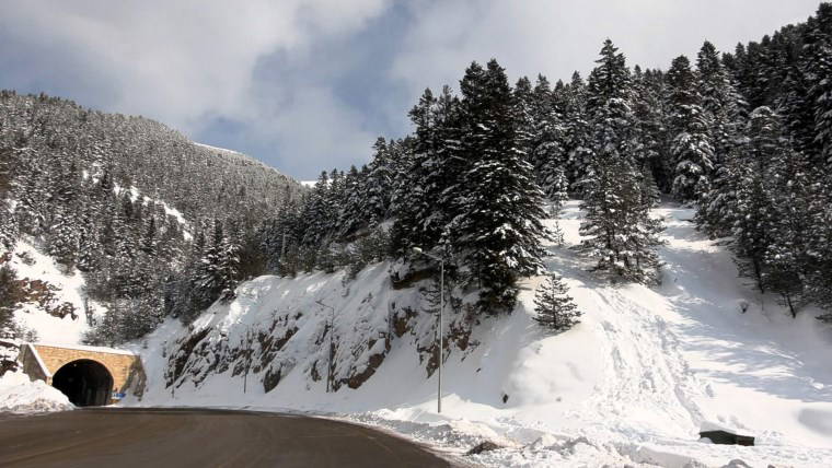 Karın süslediği  Zigana Dağı'nda kartpostallık görüntüler