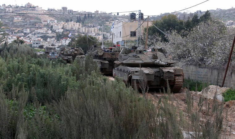 2002’den bu yana ilk defa… İsrail, Batı Şeria’ya tanklarla girdi, mülteci kampına baskın yaptı!