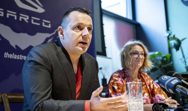 Tasarımcısı yanıtladı: İntihar kapsülü nasıl çalışıyor?