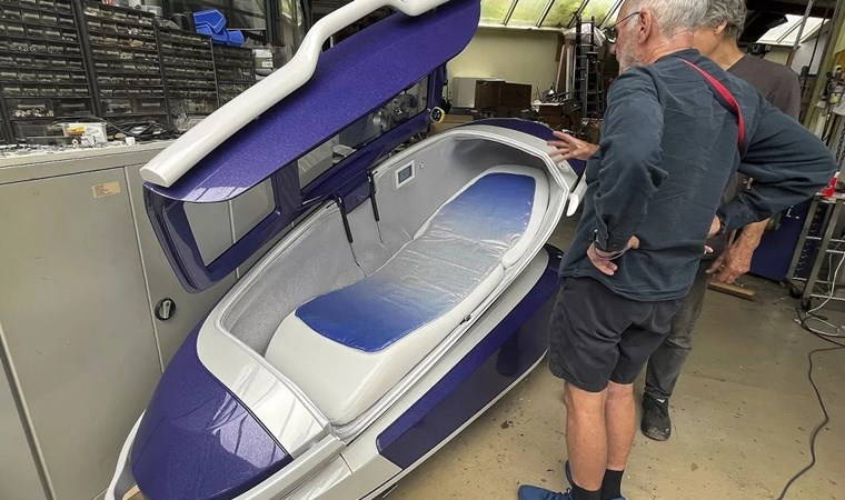 Tasarımcısı yanıtladı: İntihar kapsülü nasıl çalışıyor?