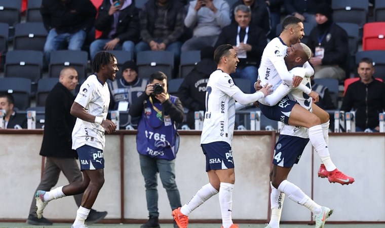 Spor yazarları Gaziantep FK - Fenerbahçe maçını yorumladı: 'Mourinho, Talisca’yı herhalde bu maça saklamış!'