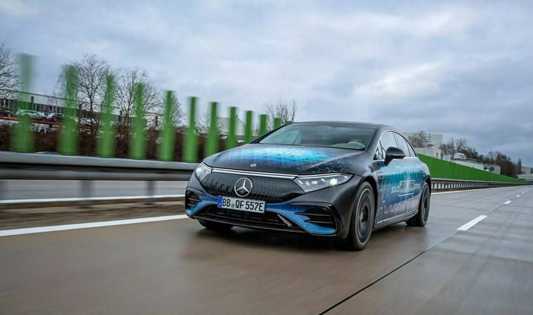 Mercedes'ten menzilde rekor artış! İlk kez katı hal bataryası kullandı!