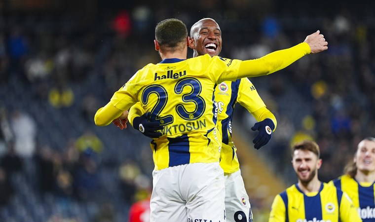Spor yazarları Fenerbahçe - Erzurumspor maçını yorumladı: 'Böyle bir olaya ilk kez şahit oldum'