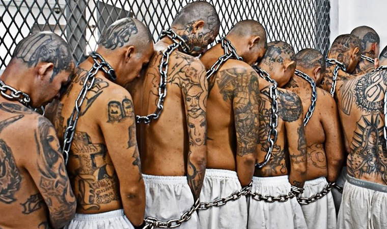 'Dünyanın en berbat hapishanesi' olarak biliniyor... Trump, suçluları buraya gönderecek!