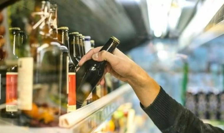Parası alkollü içeceğin vergisine yetmeyenler canından oluyor! Peki alkollü içeceklerden ne kadar vergi alınıyor?