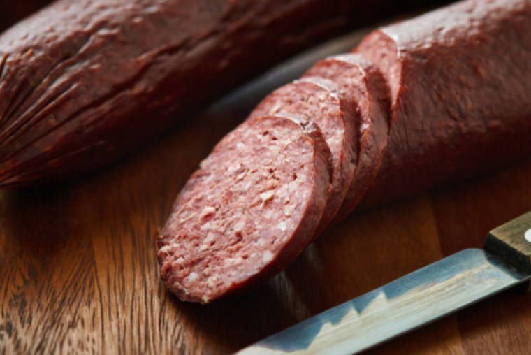 Lezzeti ve doğallığı sofralarınıza taşıyın: Ev yapımı sucuk tarifi