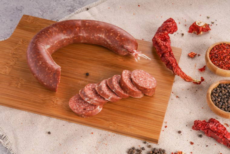 Lezzeti ve doğallığı sofralarınıza taşıyın: Ev yapımı sucuk tarifi