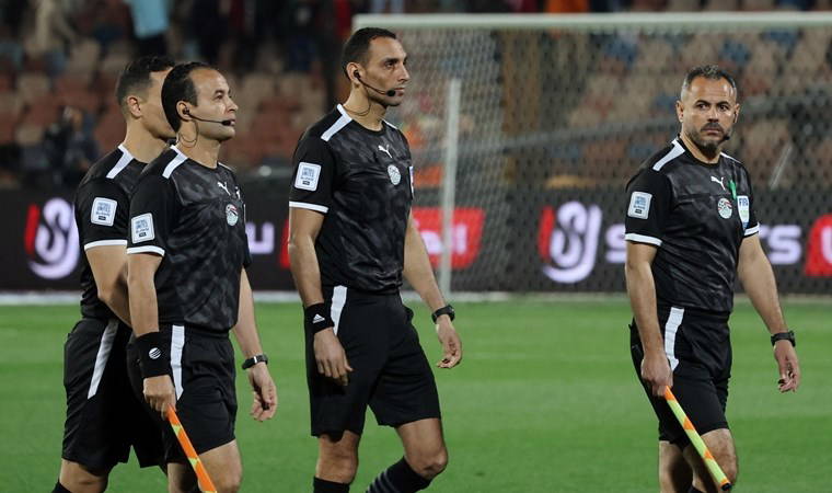 Derbide yabancı hakem krizi: Tepki için sahaya çıkmadılar!