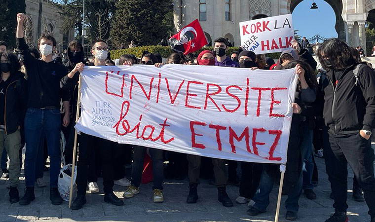 İmamoğlu destek için Gençler Beyazıt Meydanında buluştu: 3.günden kareler