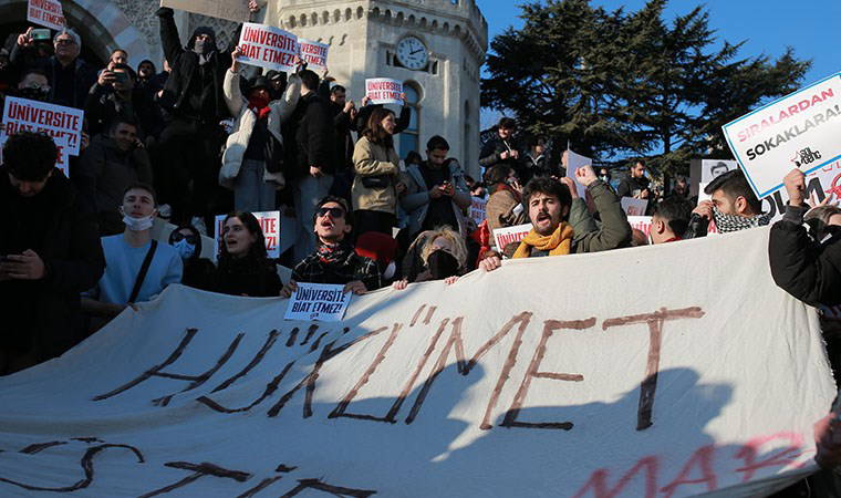 İmamoğlu destek için Gençler Beyazıt Meydanında buluştu: 3.günden kareler