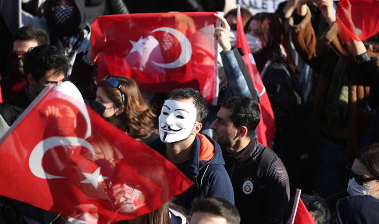 İmamoğlu destek için Gençler Beyazıt Meydanında buluştu: 3.günden kareler