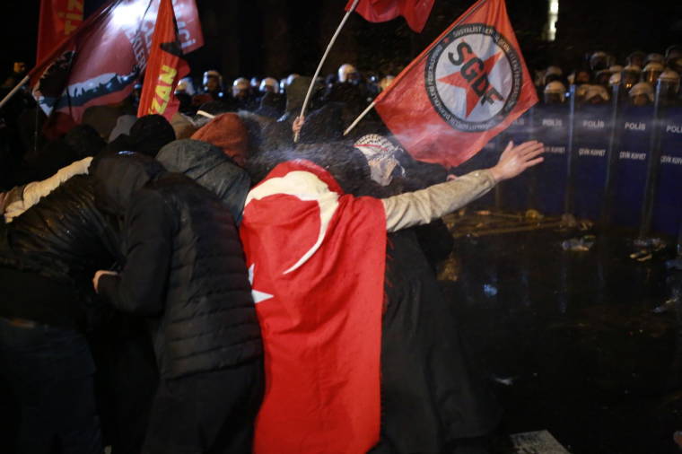 Biber gazından etkilenmemek için alınabilecek önlemler!