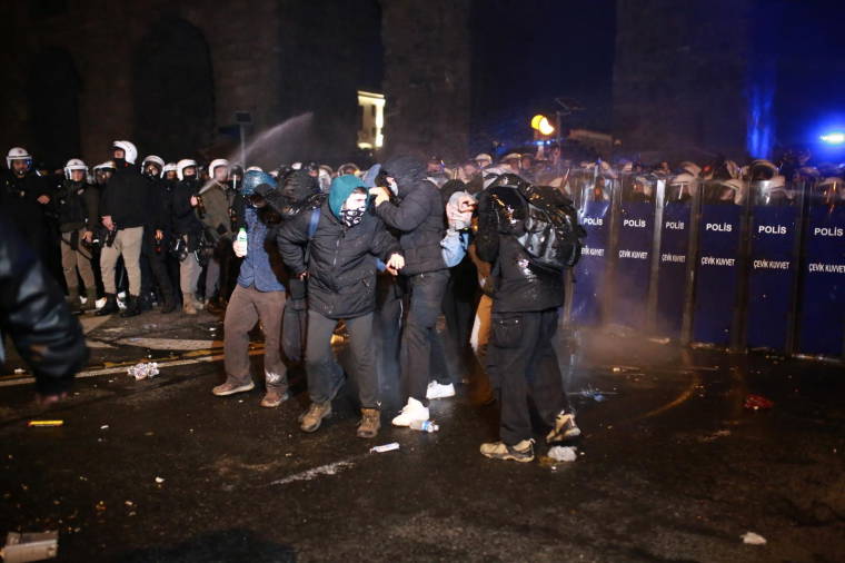 Biber gazından etkilenmemek için alınabilecek önlemler!