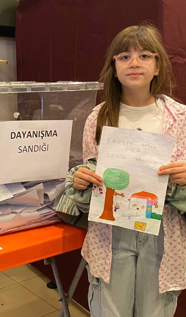 CHP'de önseçim: Çocuklar da 'İmamoğlu' için sandık başına gitti