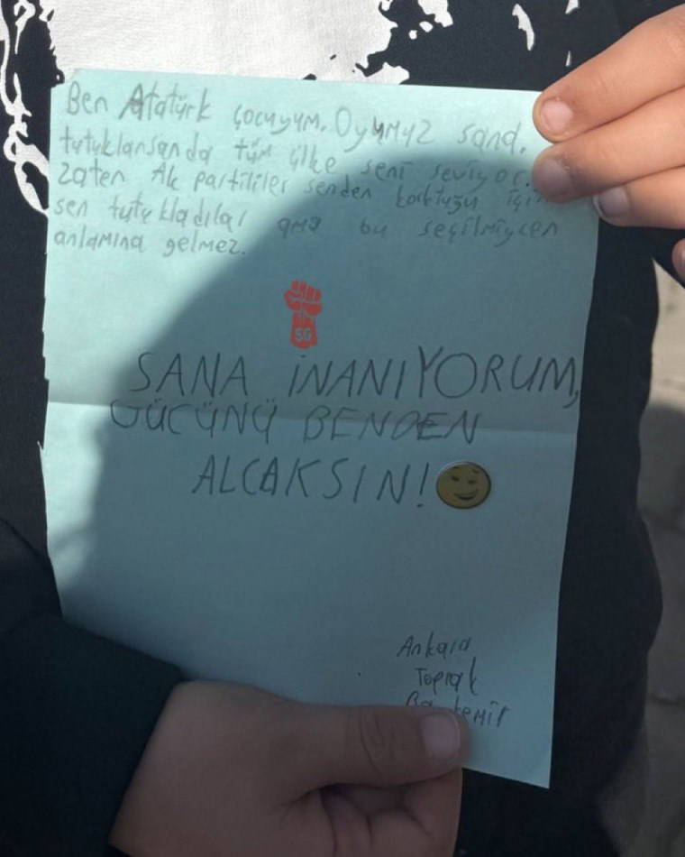 CHP'de önseçim: Çocuklar da 'İmamoğlu' için sandık başına gitti