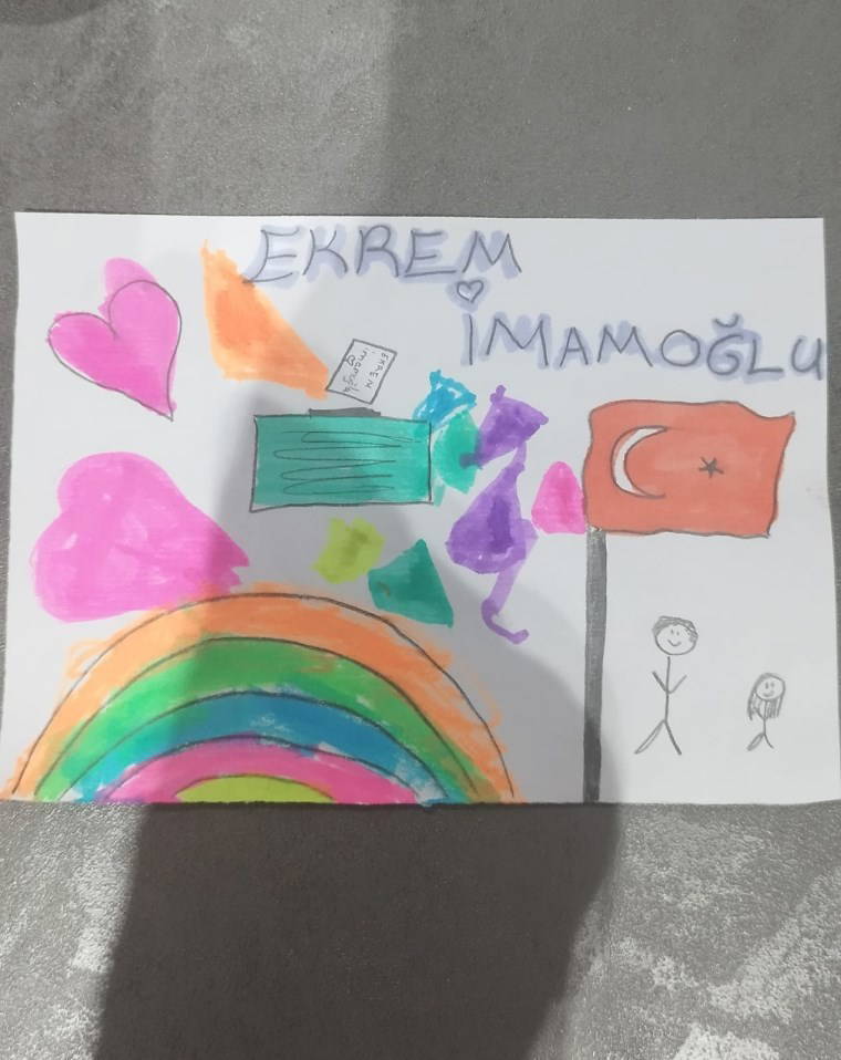 CHP'de önseçim: Çocuklar da 'İmamoğlu' için sandık başına gitti