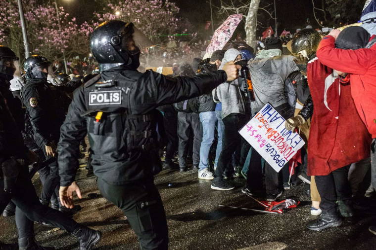 Polisin sert müdahalesi tepki çekmişti: Saraçhane'den yürek sızlatan kareler...